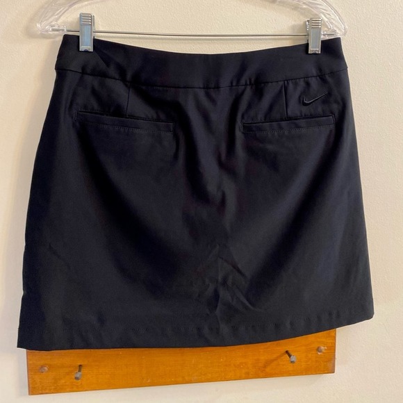 Nike Golf Women’s Black Golf Skort Skirt with Back Swoosh Size 4 Activewear - Picture 9 of 15